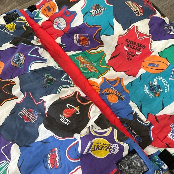 Vintage 1990's NBA sleeping bag SONICS WIZARDS WARRIORS BULLS Jordan you… - Picture 3 of 7